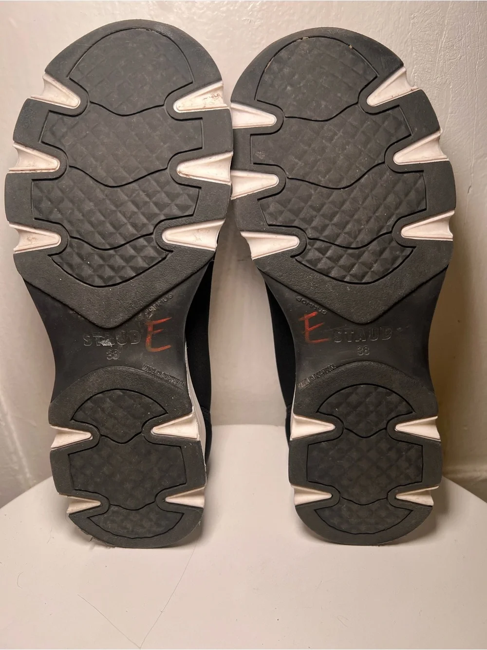 STAUD Women's Gino Ballet Glides. Size 38.